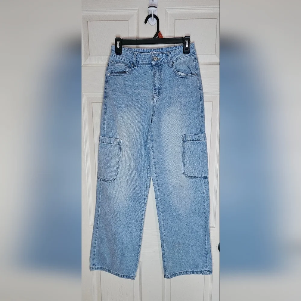 Forever 21 Light Wash Cargo Jeans High Rise Wide Leg - Size 25 - Picture 1 of 3